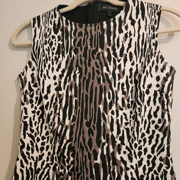 St. John Size 2‎ Black White Leopard Jacquard Sheath Dress | Like New - Picture 13 of 16